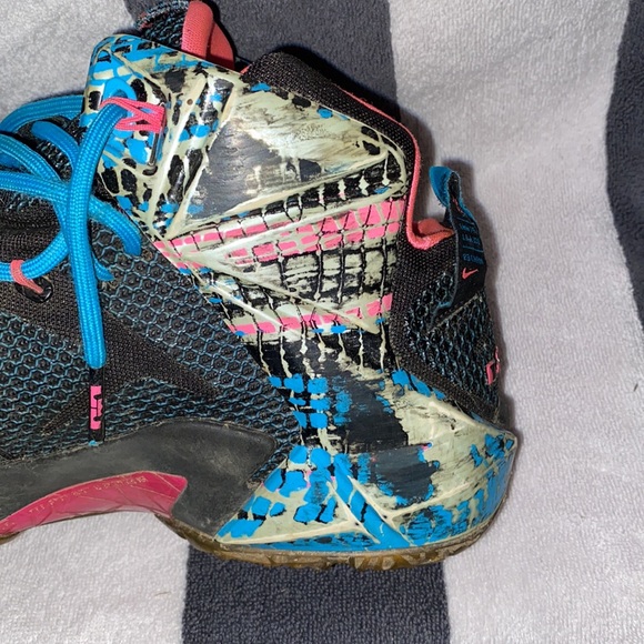 Nike LeBron James XII 12 23 Chromosomes DNA customs hightop mens sz 12 rare - Picture 5 of 12